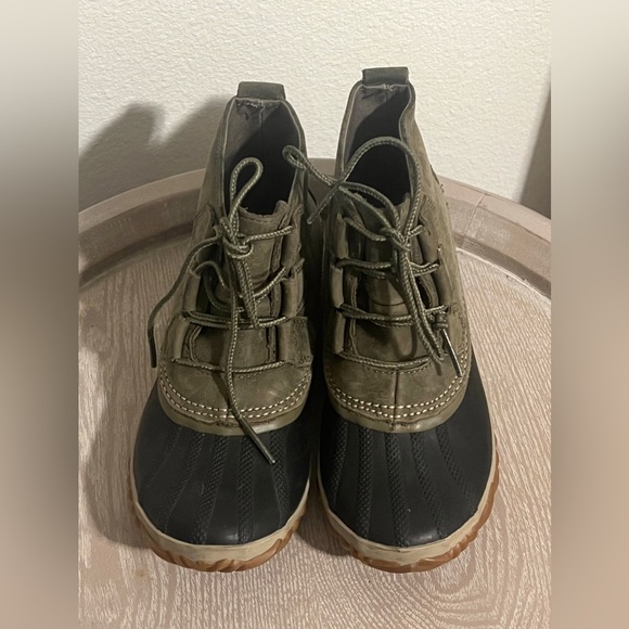 Sorel Waterproof Boots - Picture 1 of 7